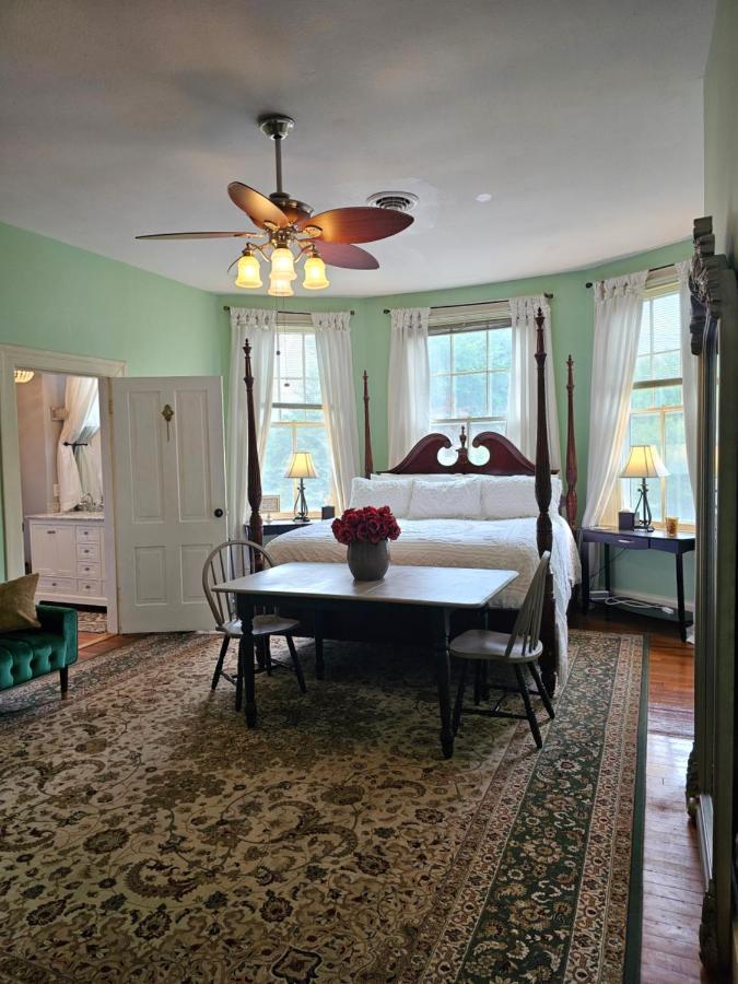 مبيت وإفطار Madison Heights Winridge Manor الغرفة الصورة